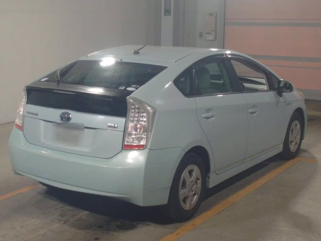 TOYOTA PRIUS