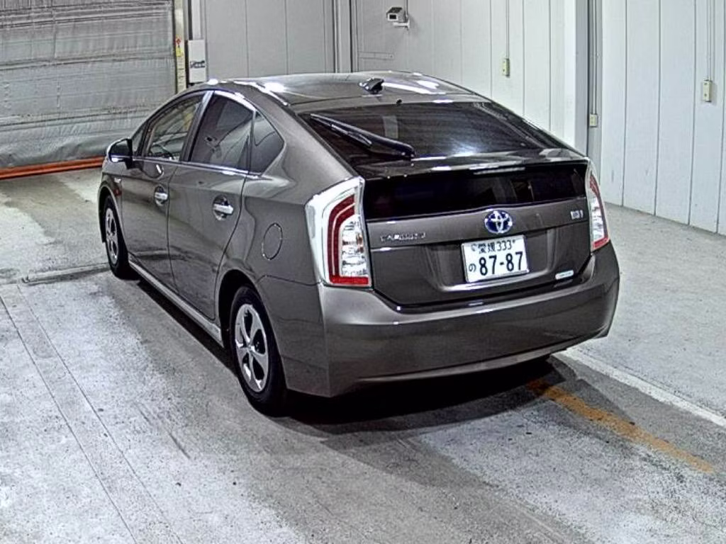 TOYOTA PRIUS