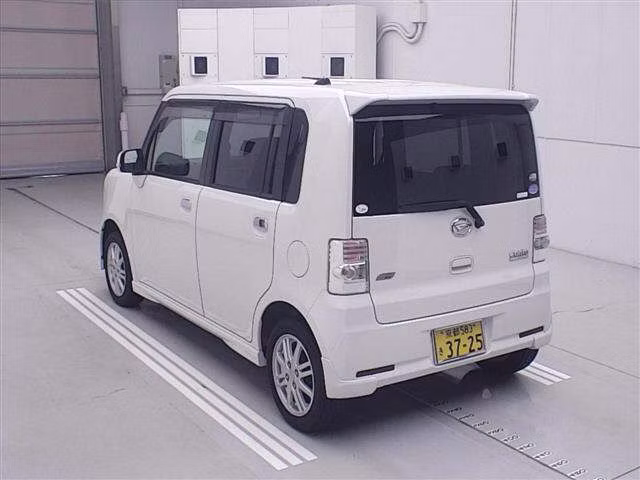 DAIHATSU MOVE CONTE