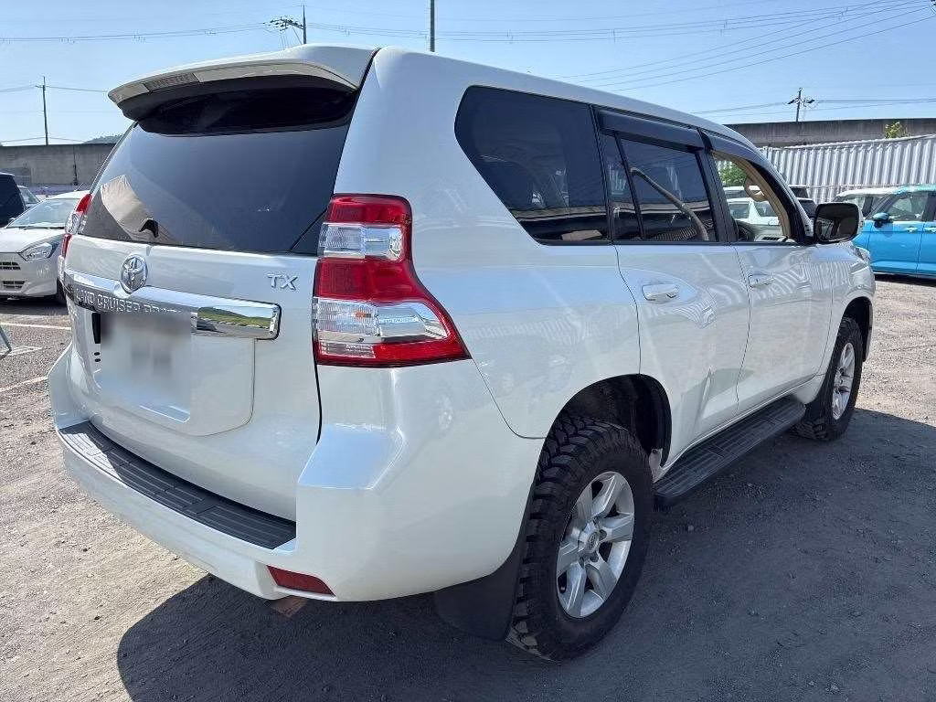 TOYOTA LAND CRUISER PRADO