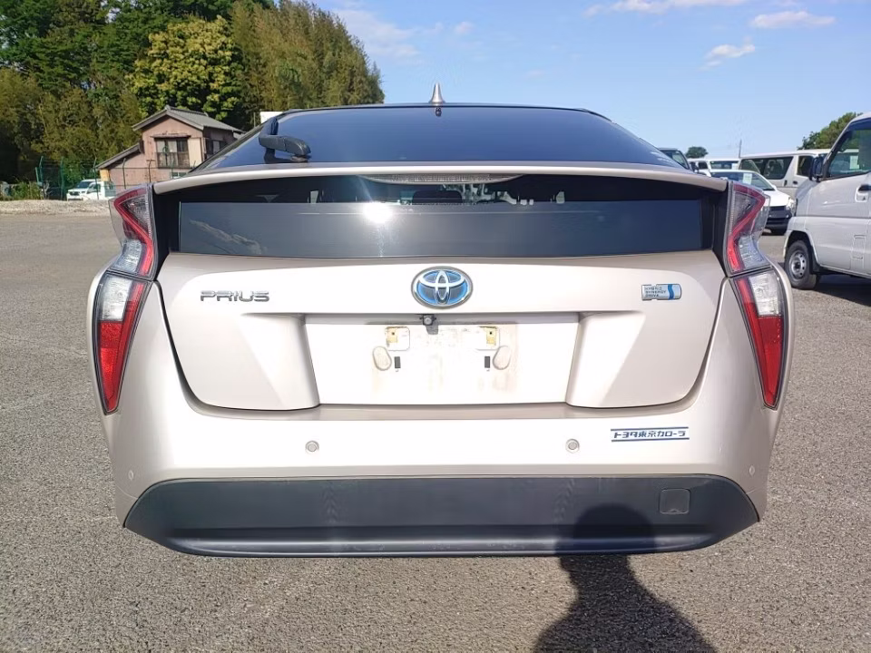 TOYOTA PRIUS