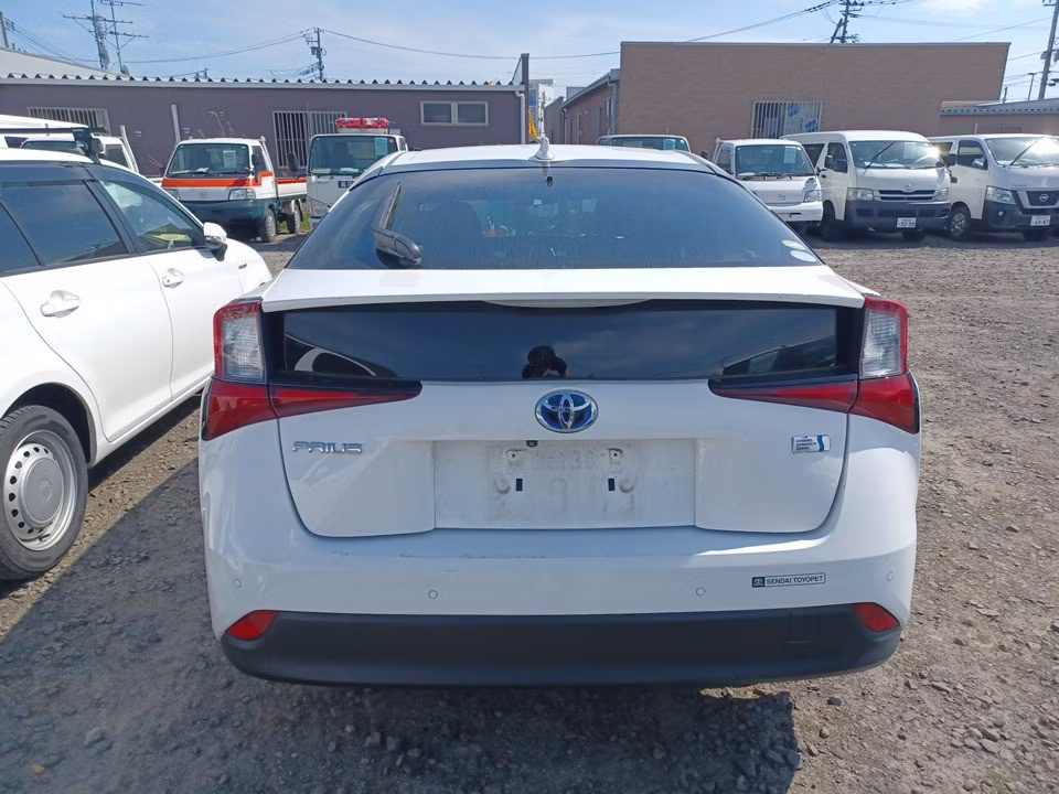 TOYOTA PRIUS