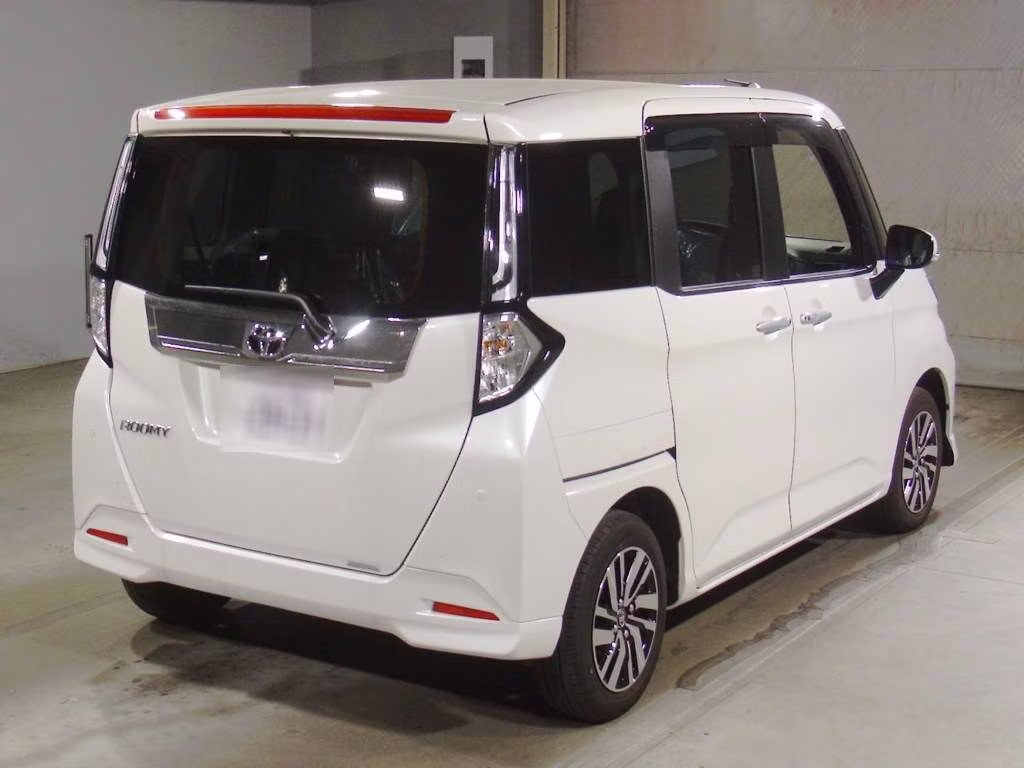 TOYOTA ROOMY