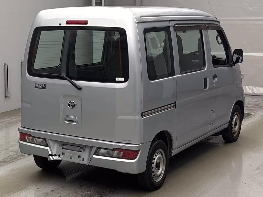 TOYOTA PIXIS VAN