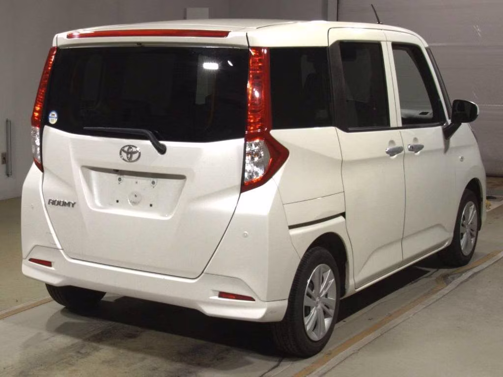 TOYOTA ROOMY
