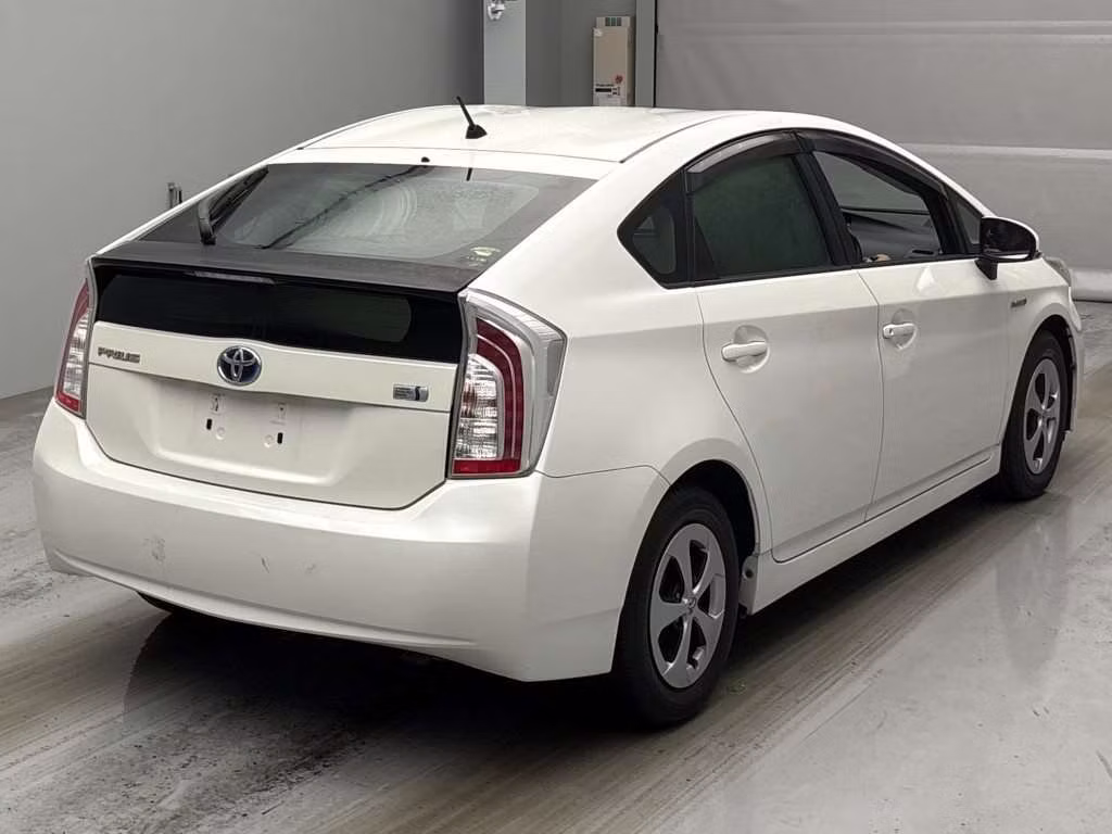 TOYOTA PRIUS