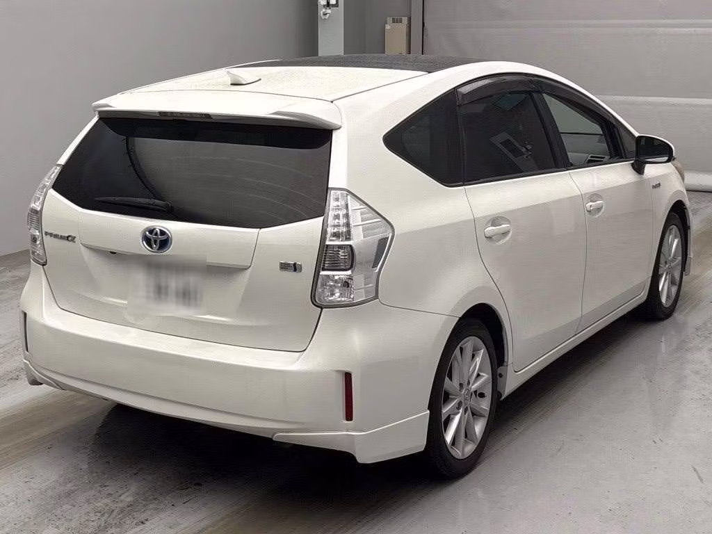 TOYOTA PRIUS ALPHA