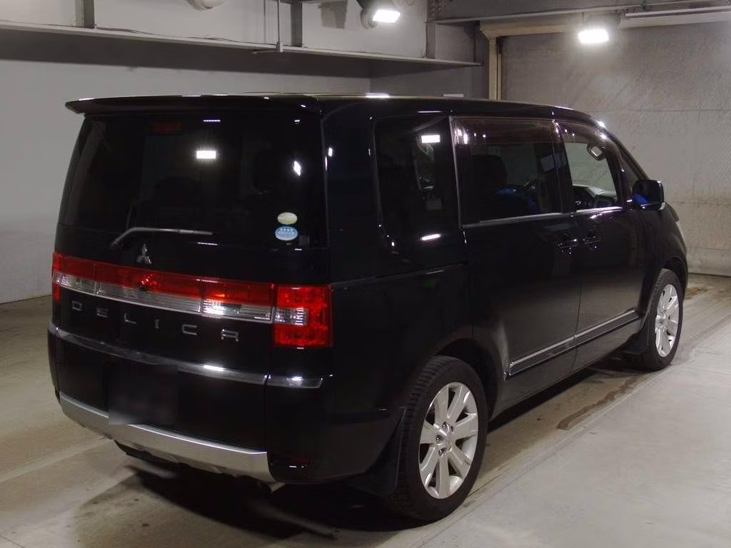 MITSUBISHI DELICA D:5