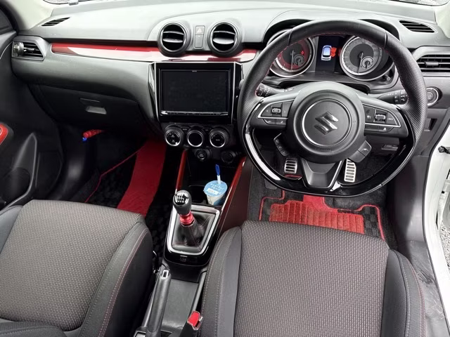 SUZUKI SWIFT