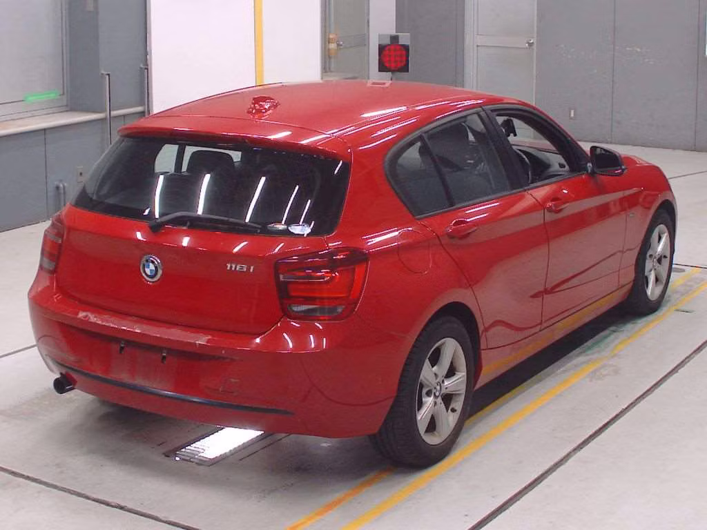 BMW 1-SERIES