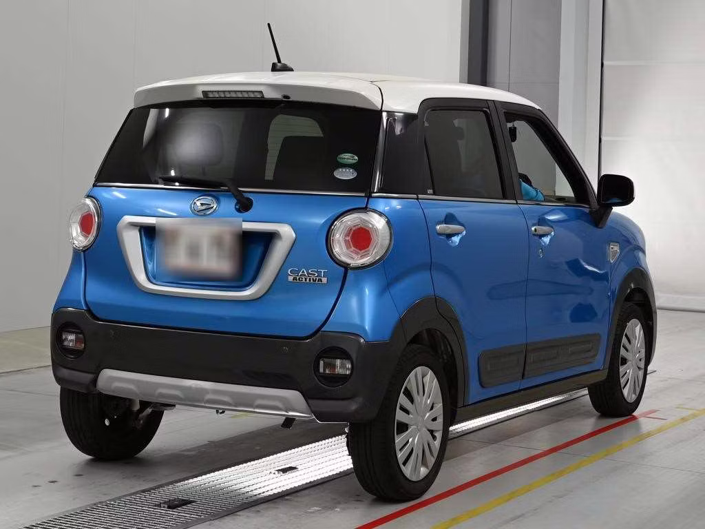 DAIHATSU CAST