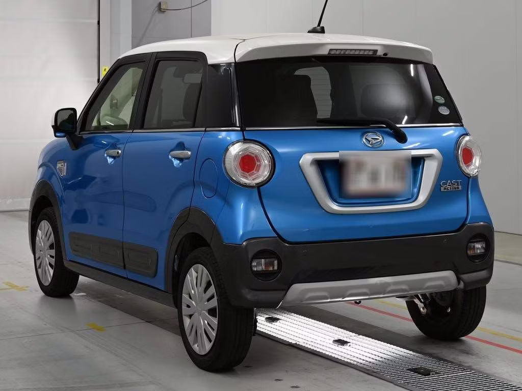 DAIHATSU CAST