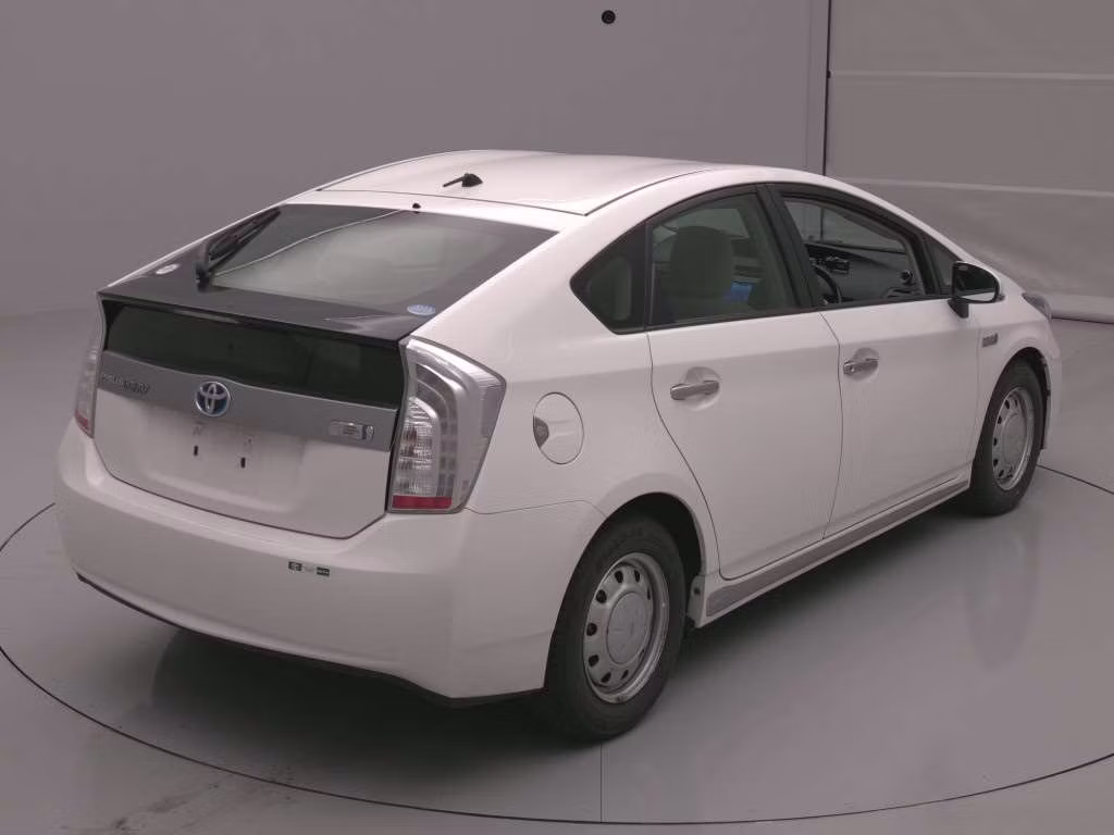 TOYOTA PRIUS PHV