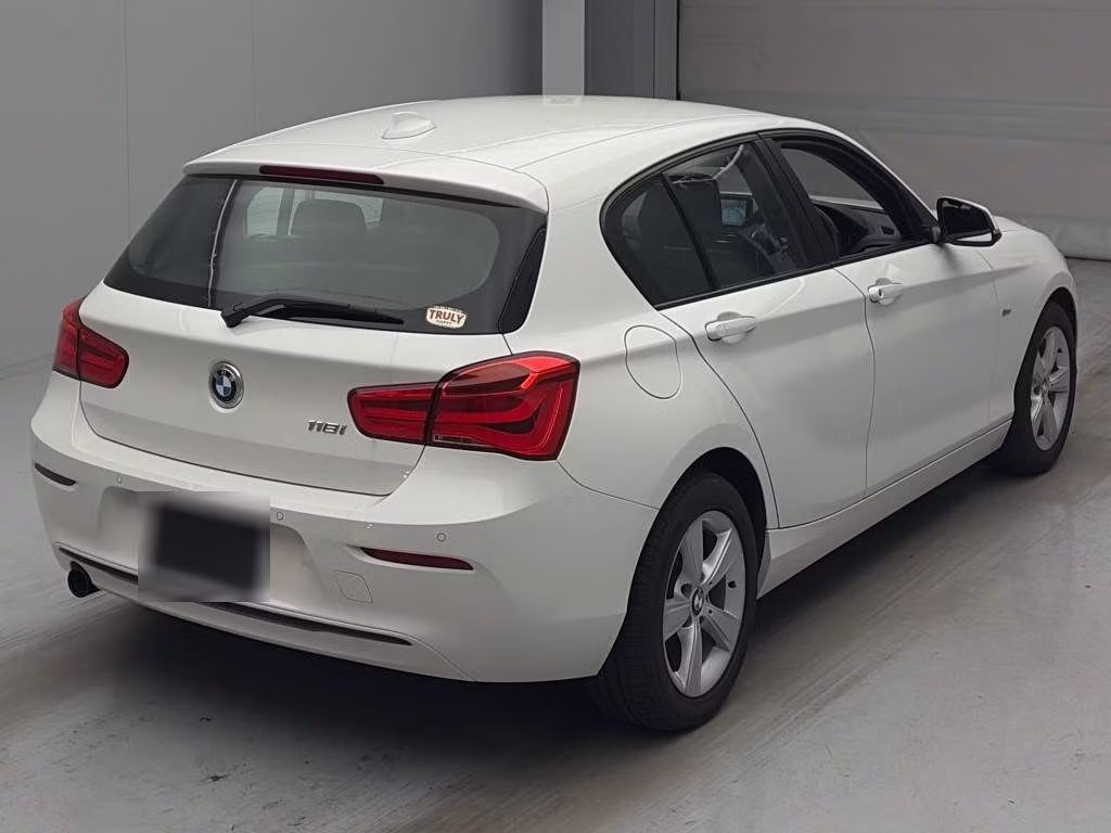BMW 1-SERIES