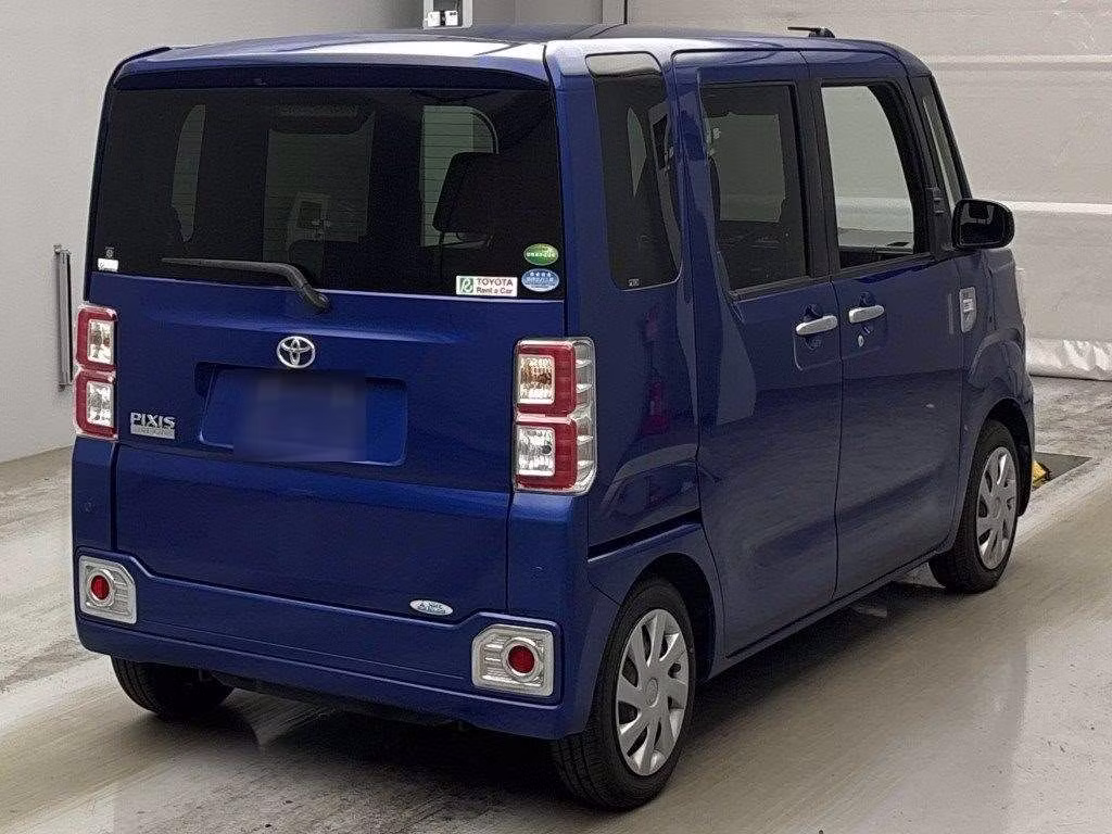 TOYOTA PIXIS MEGA