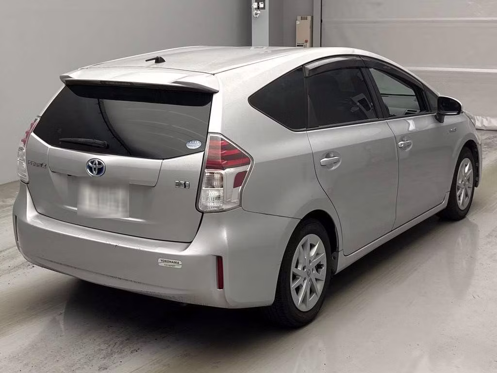 TOYOTA PRIUS ALPHA