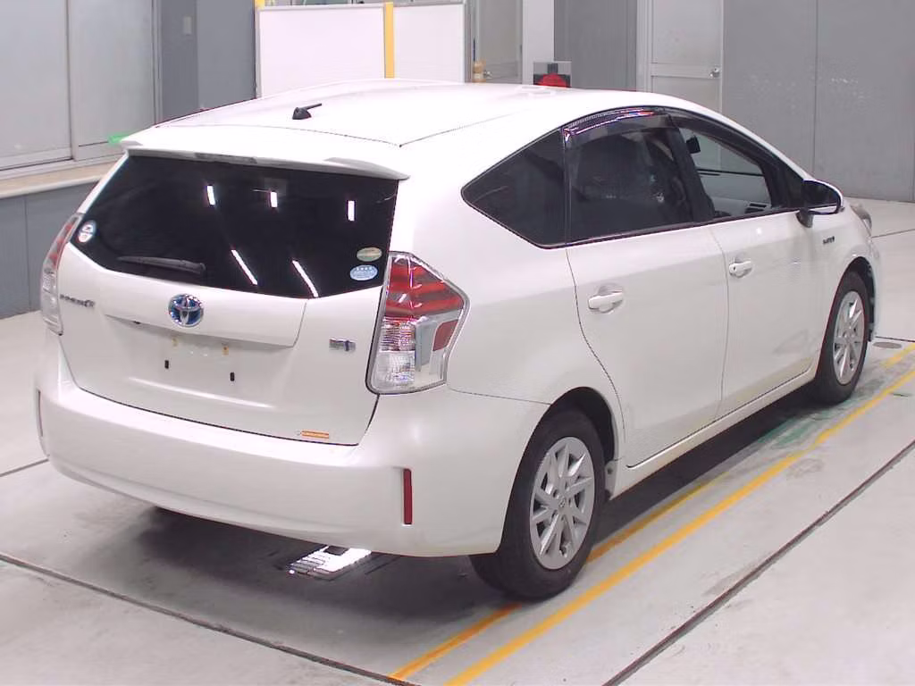 TOYOTA PRIUS ALPHA