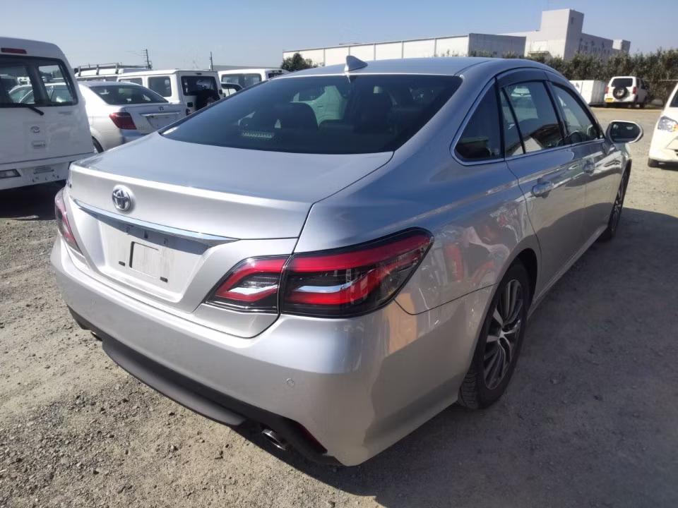 TOYOTA CROWN