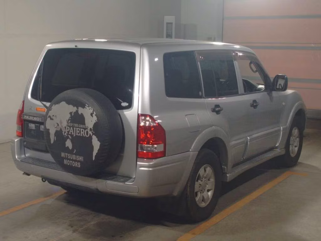 MITSUBISHI PAJERO