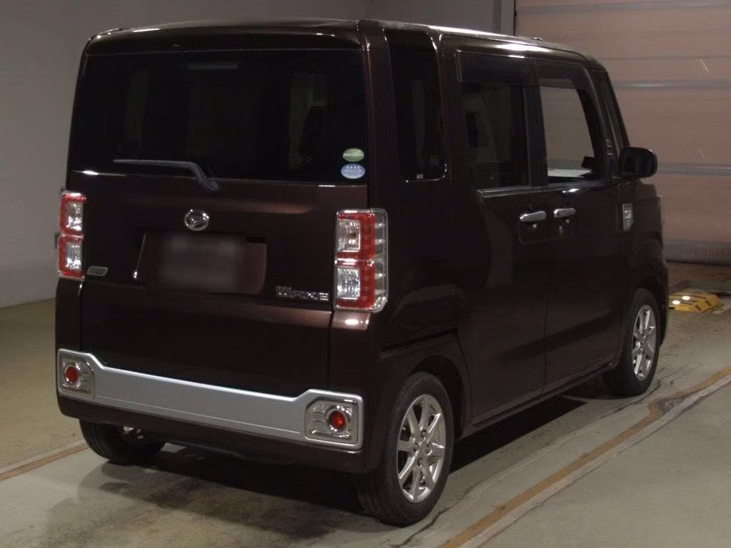 DAIHATSU WAKE