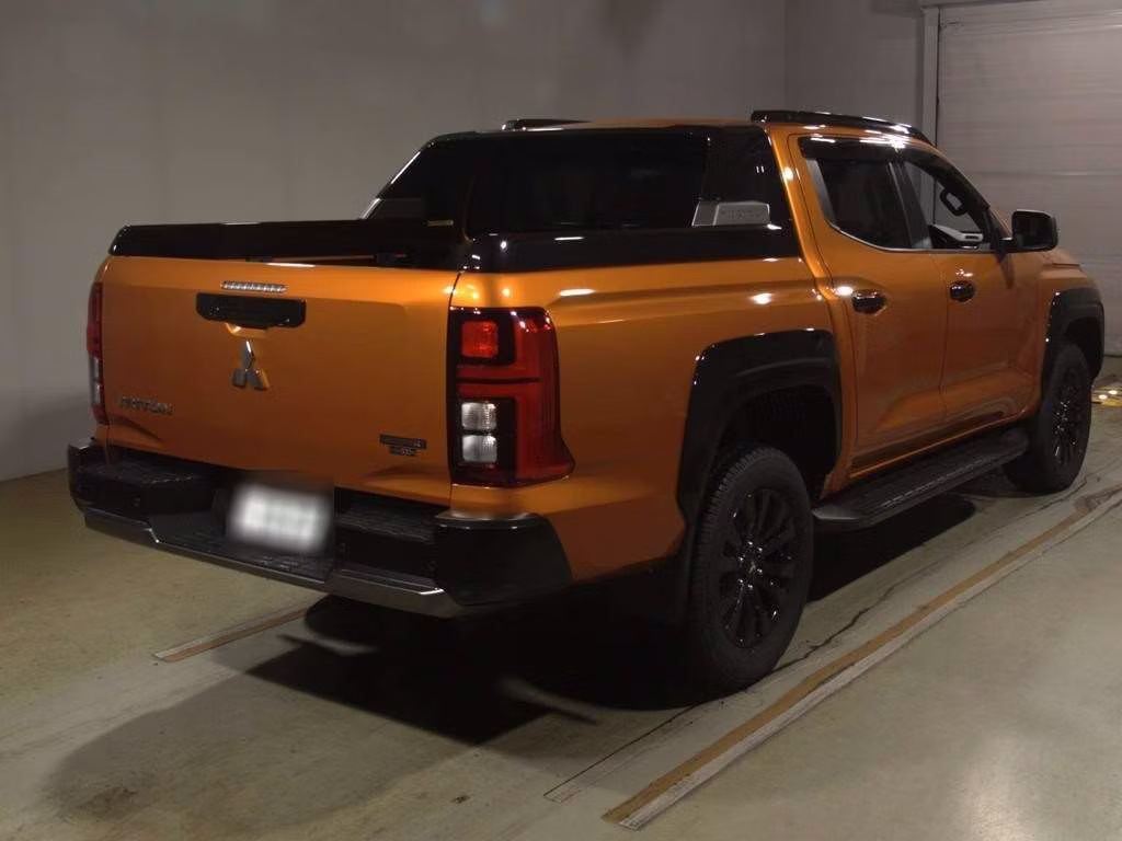 MITSUBISHI TRITON
