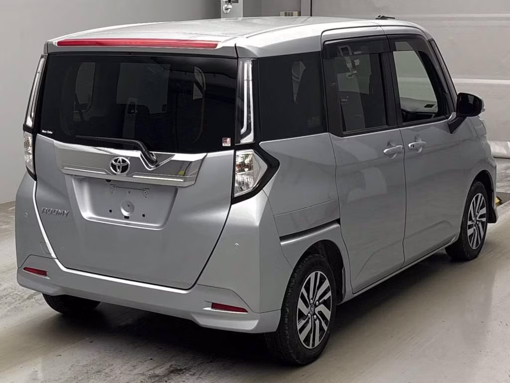TOYOTA ROOMY
