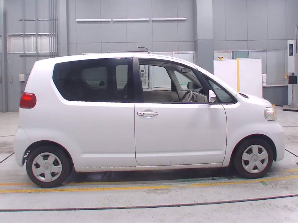 TOYOTA PORTE