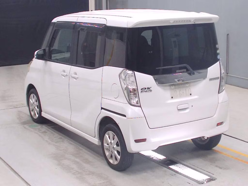 MITSUBISHI EK SPACE