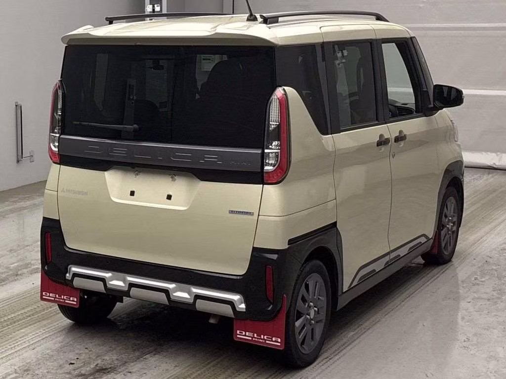 MITSUBISHI DELICA MINI