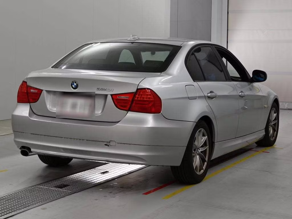 BMW 3-SERIES