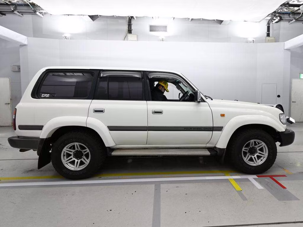TOYOTA LAND CRUISER