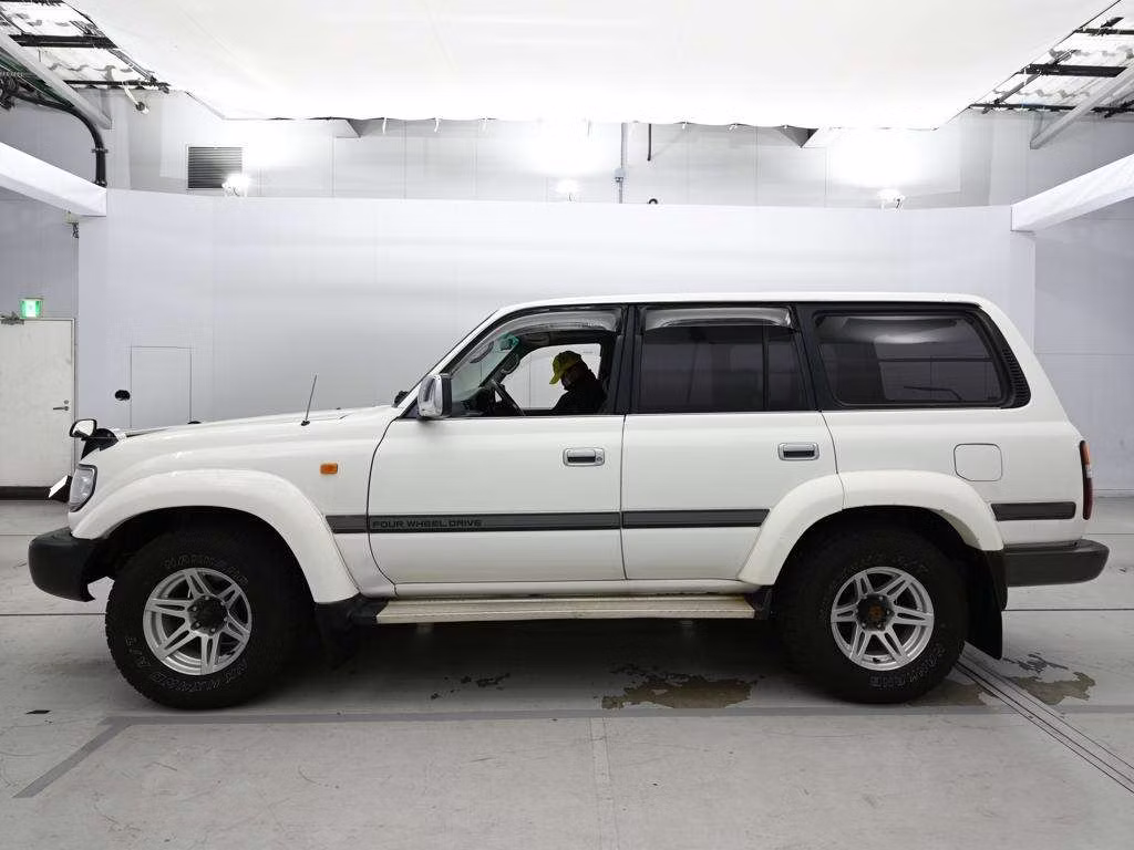 TOYOTA LAND CRUISER
