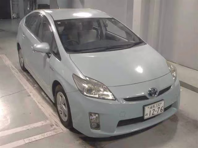 TOYOTA PRIUS