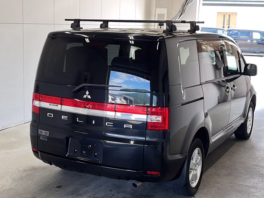 MITSUBISHI DELICA D:5