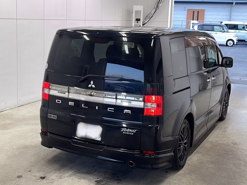MITSUBISHI DELICA D:5