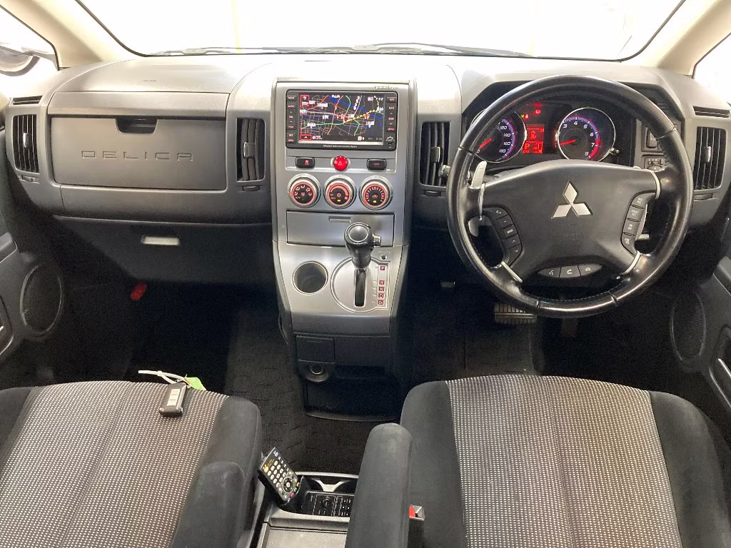 MITSUBISHI DELICA D:5