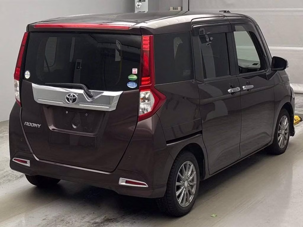 TOYOTA ROOMY