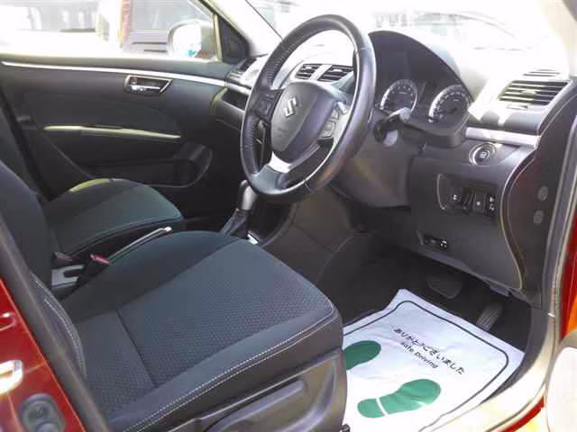 SUZUKI SWIFT
