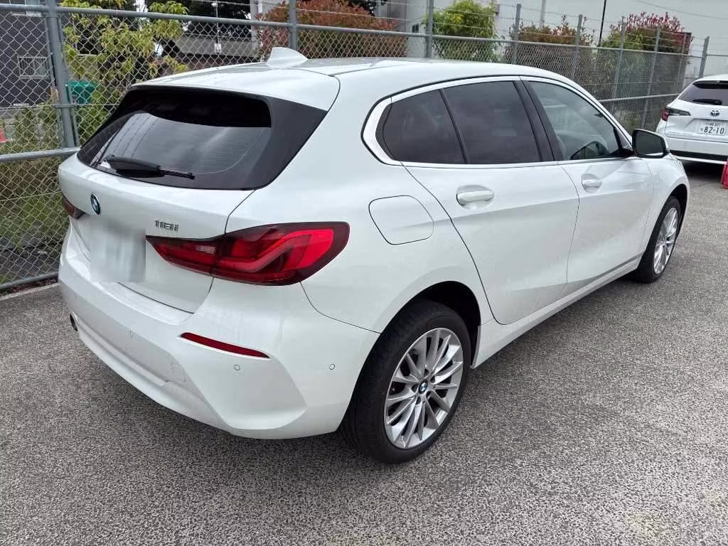 BMW 1-SERIES