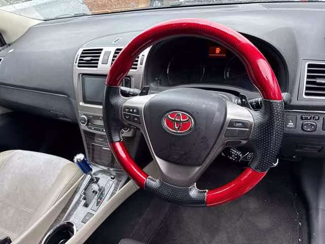 TOYOTA AVENSIS