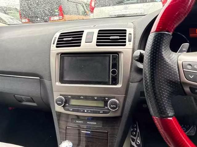 TOYOTA AVENSIS
