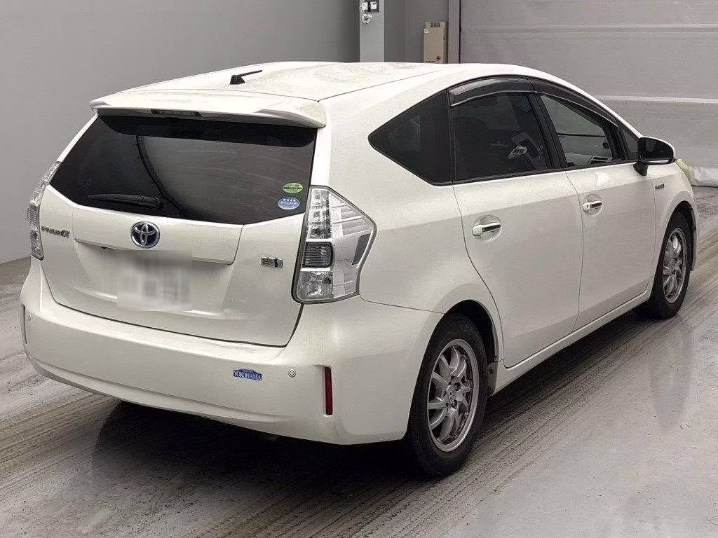 TOYOTA PRIUS ALPHA