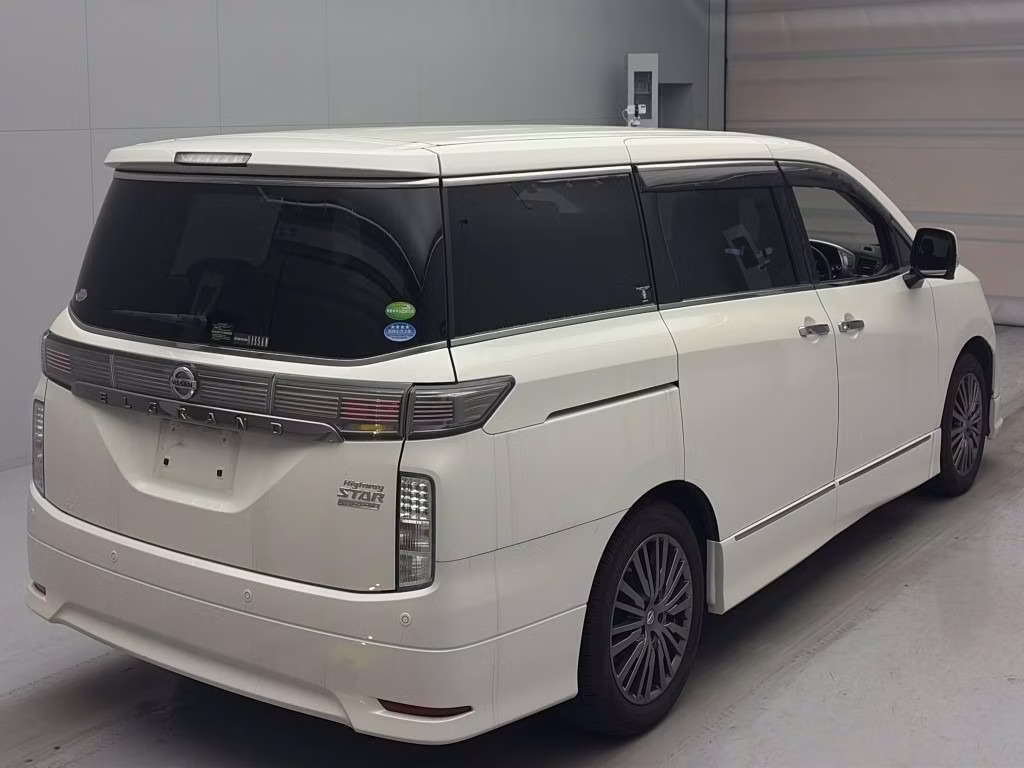 NISSAN ELGRAND