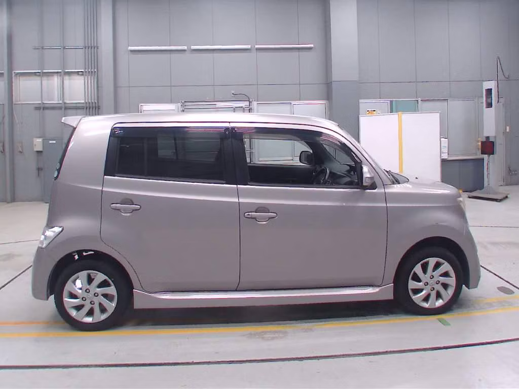 TOYOTA BB