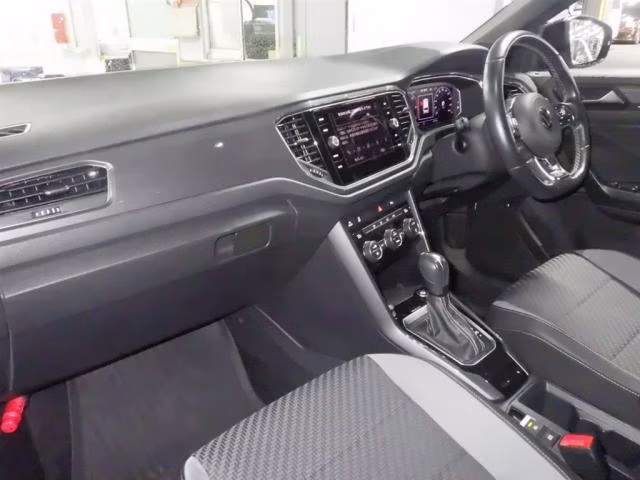 VOLKSWAGEN T-ROC