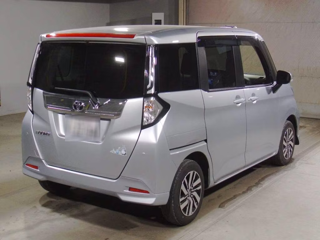 TOYOTA ROOMY