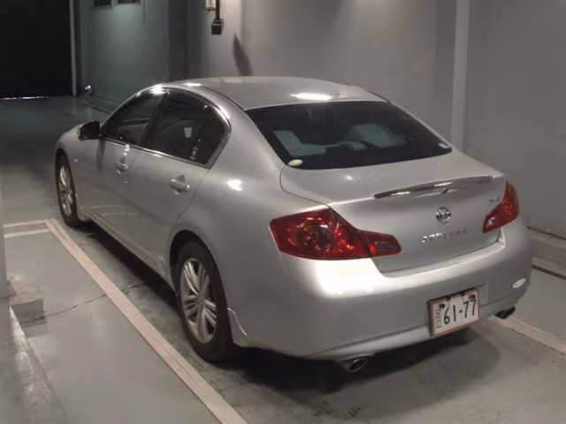 NISSAN SKYLINE
