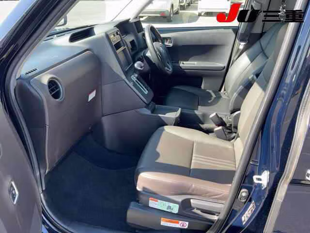 TOYOTA JPN TAXI