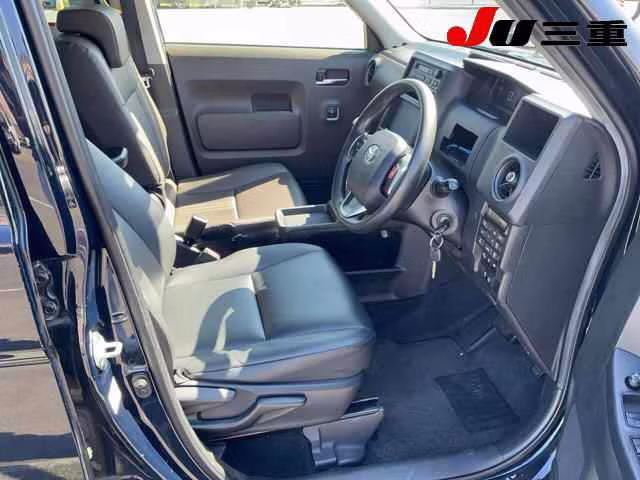 TOYOTA JPN TAXI