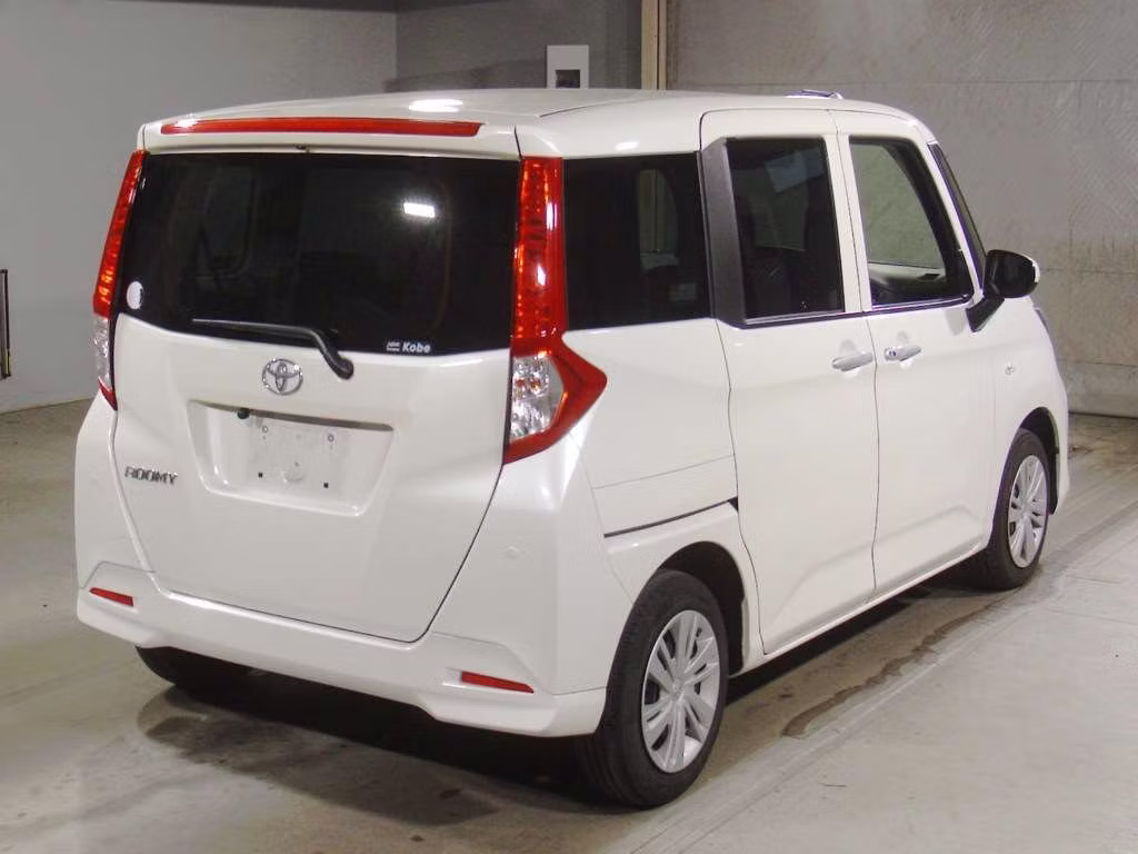 TOYOTA ROOMY